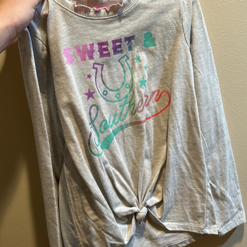 Has tag on it, great condition, and i don’t want it because it was a old gift.